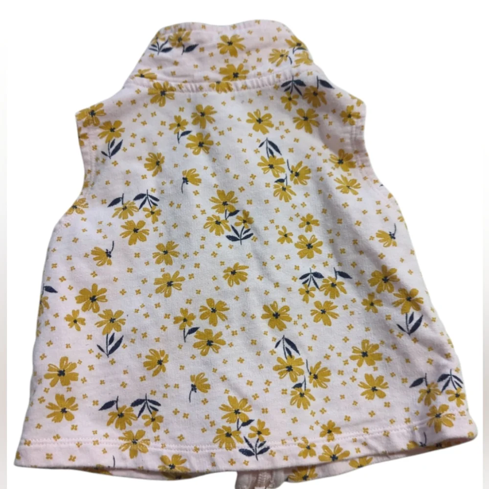 Carter's Floral Zip-Up Vest Size 12 Months.